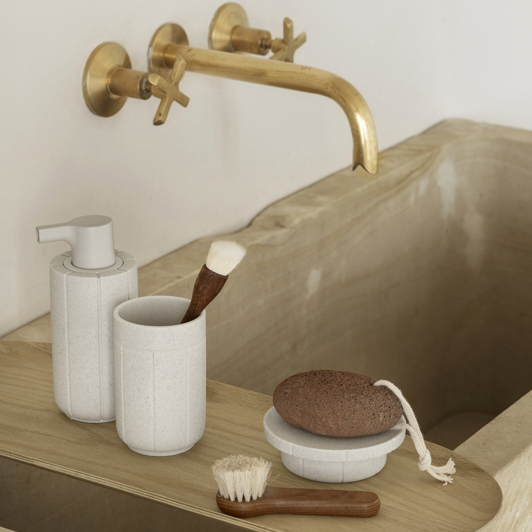 BAKI Wood Tray Lifestyle Image b