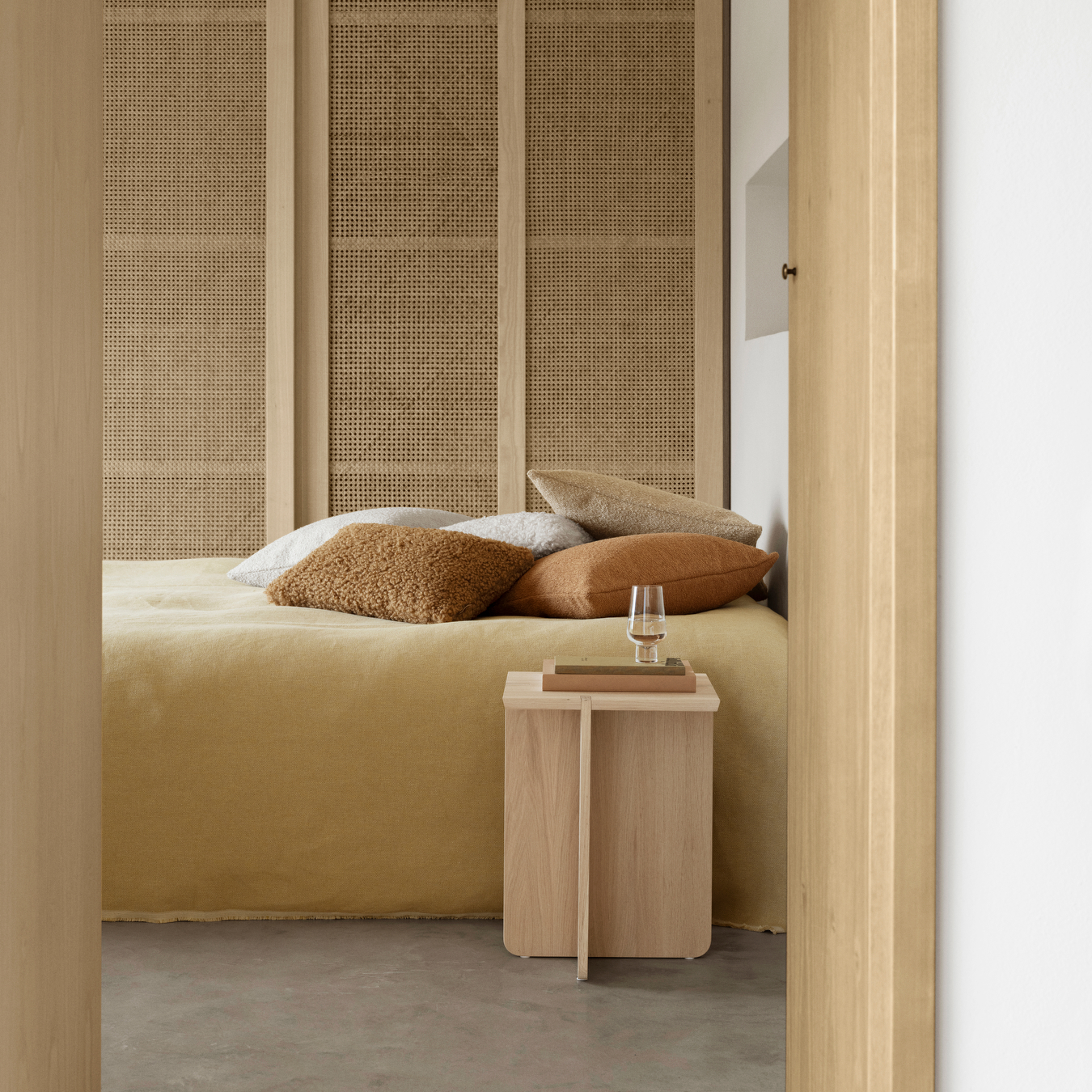 ENGAWA Oak Finish Lifestyle Image c