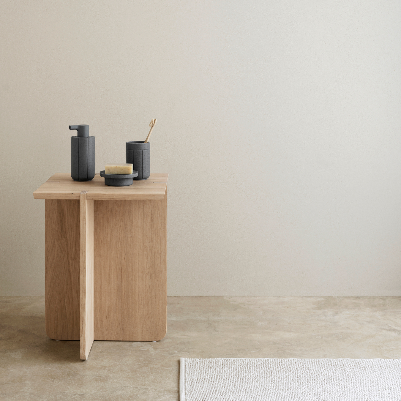 ENGAWA Stool Lifestyle Image c