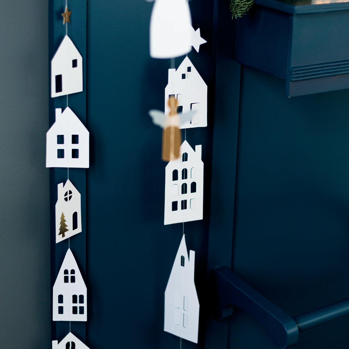 Village House Paper Chain Decoration Lifestyle b