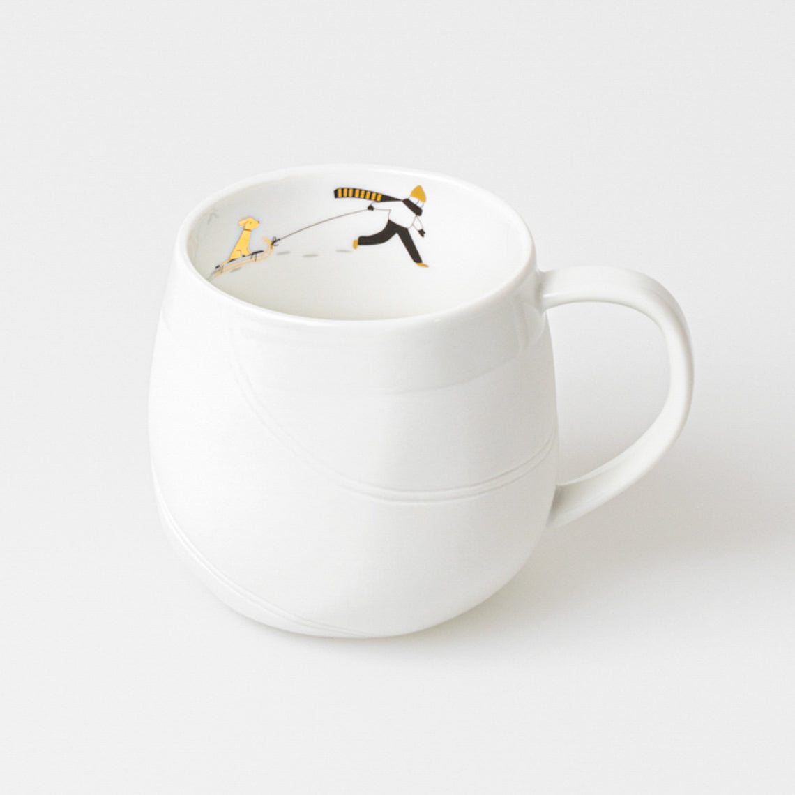 R92535 Snowy Day Mug Puppy Sledding