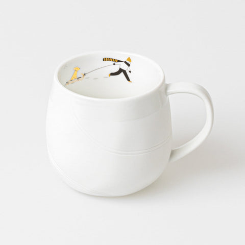 R92535 Snowy Day Mug Puppy Sledding