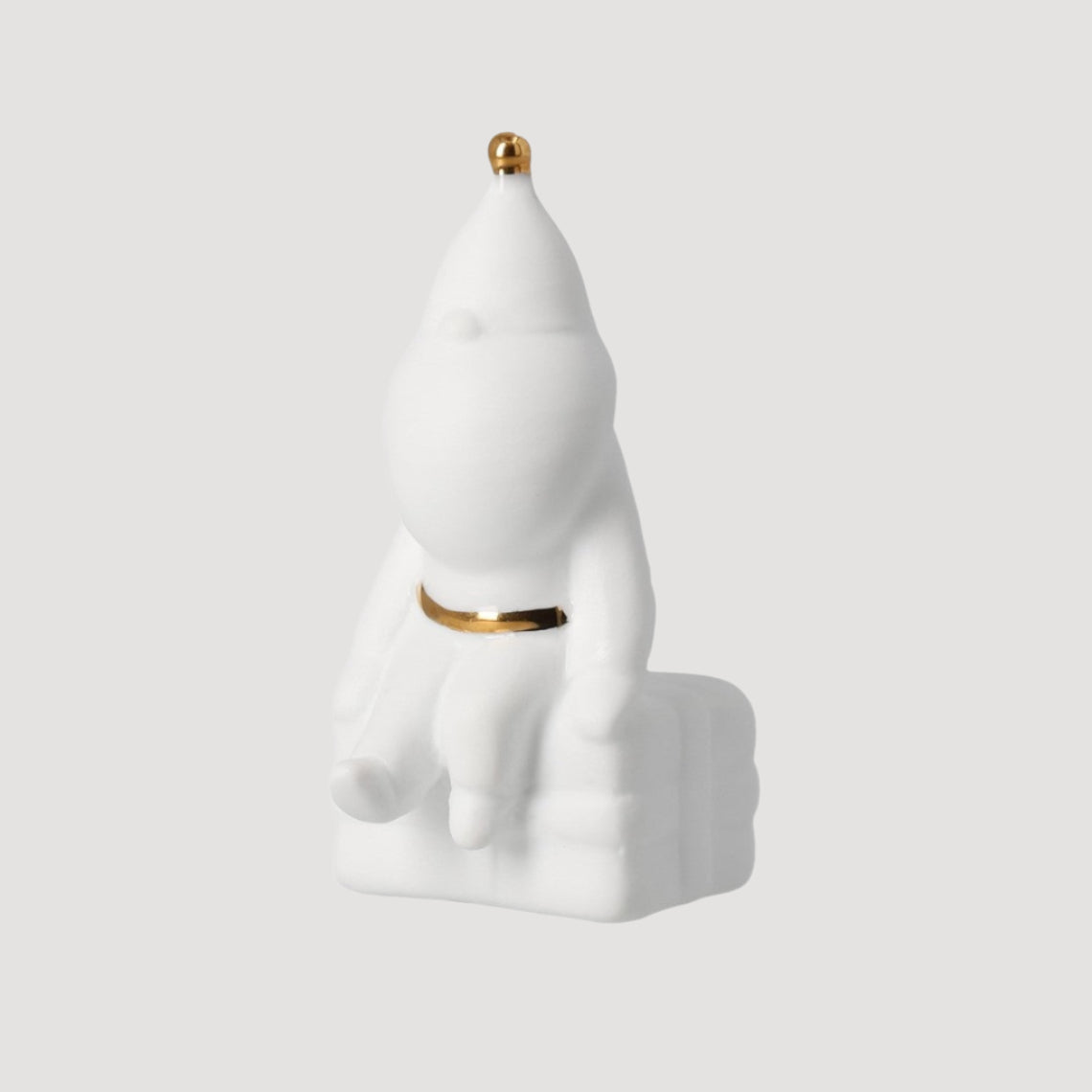 R92652 Santa on Gift Image
