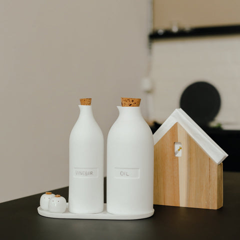 Bon Appetit Cruet Bottles Lifestyle Image